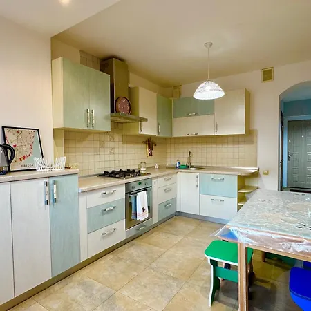 затишна двокімнатна на вільямса 敖德萨